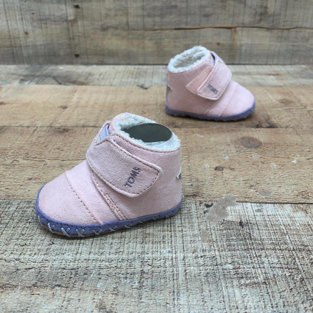 TOMS Cuna Boots Girl baby size 2 Pink Microsuede Star Applique Fleece Lined